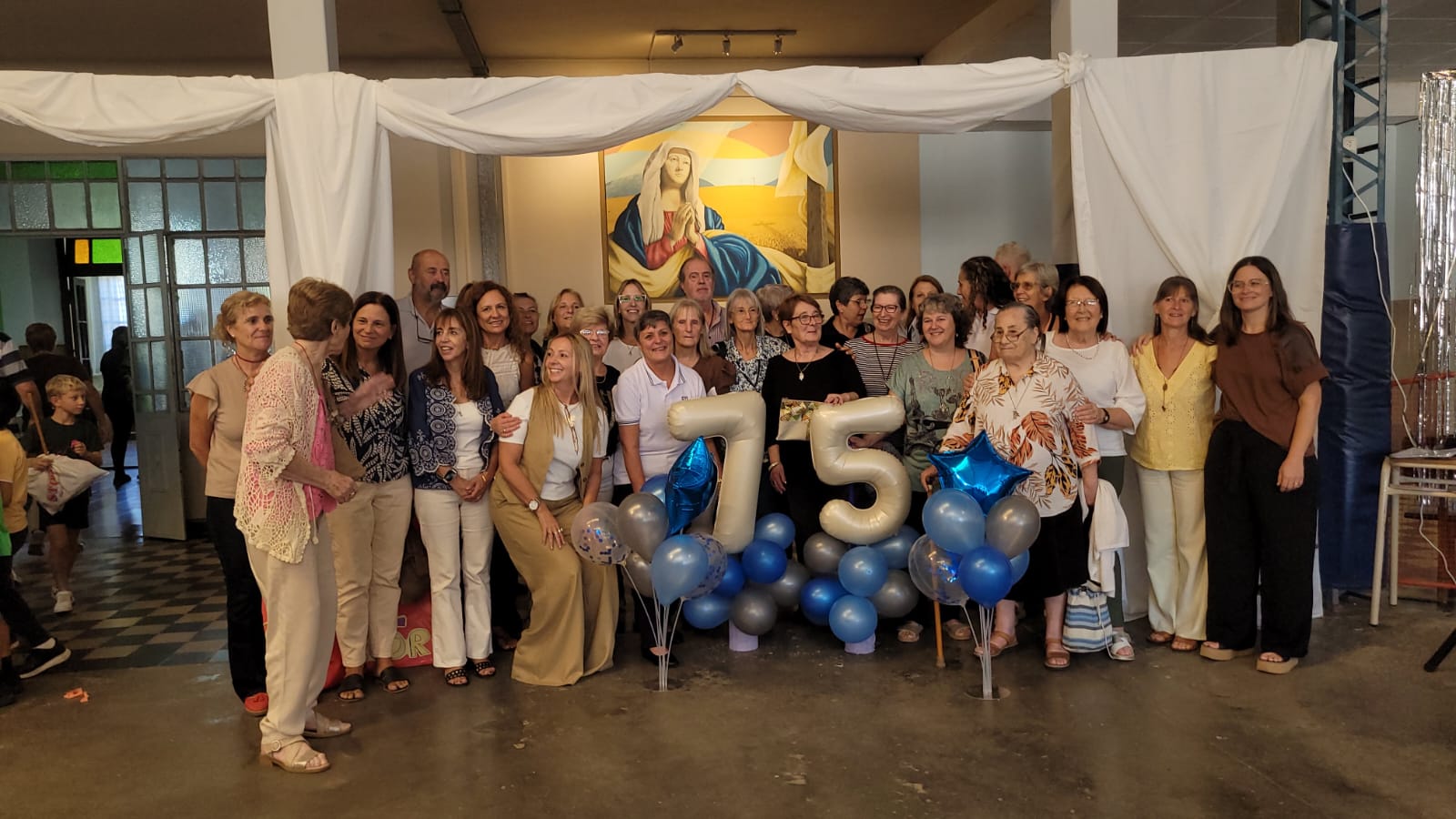 El Colegio Nuestra Señora del Calvario celebró sus 75 años con un emotivo acto en Llambi Campbell